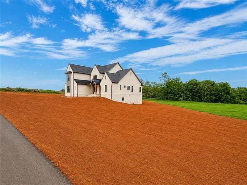 4 bedroom, 5 bathroom, 6,150 sq ft single family residence for sale at 126 Palisade Drive, Rydal, GA 30171 — photo 2