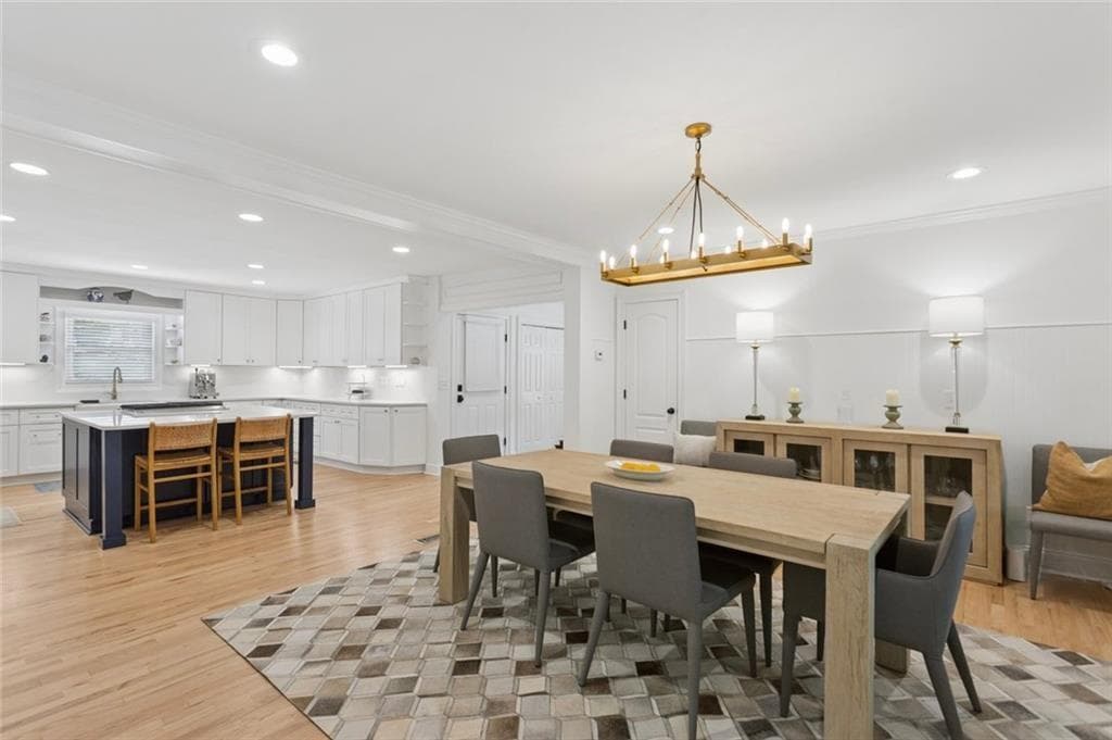 4 bedroom, 4 bathroom, 3,563 sq ft single family residence under contract at 2970 Rockingham Drive, Atlanta, GA 30327 — photo 5