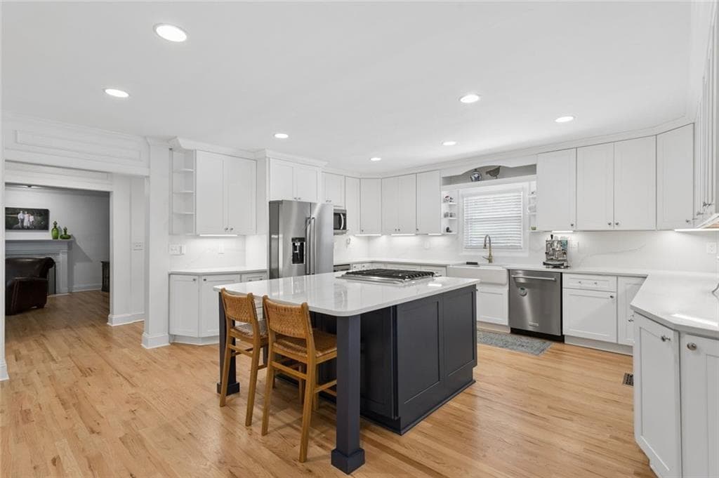 4 bedroom, 4 bathroom, 3,563 sq ft single family residence under contract at 2970 Rockingham Drive, Atlanta, GA 30327 — photo 7