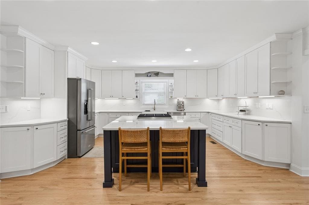 4 bedroom, 4 bathroom, 3,563 sq ft single family residence under contract at 2970 Rockingham Drive, Atlanta, GA 30327 — photo 8