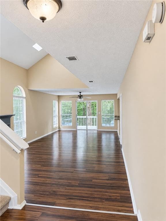 3 bedroom, 3 bathroom, 1,528 sq ft single family residence for sale at 821 Hampton Hill Court, Lawrenceville, GA 30044 — photo 8