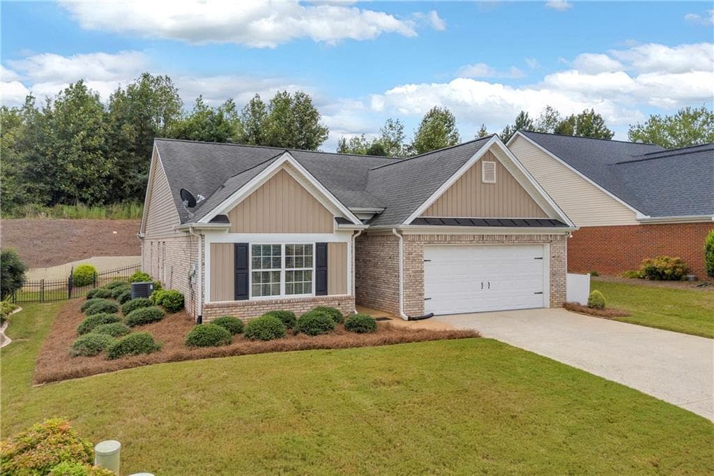3 bedroom, 2 bathroom, 1,788 sq ft single family residence for sale at 316 Lakeview Bend Circle, Jefferson, GA 30549 — photo 2