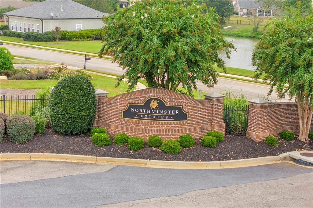 3 bedroom, 2 bathroom, 1,788 sq ft single family residence for sale at 316 Lakeview Bend Circle, Jefferson, GA 30549 — photo 8