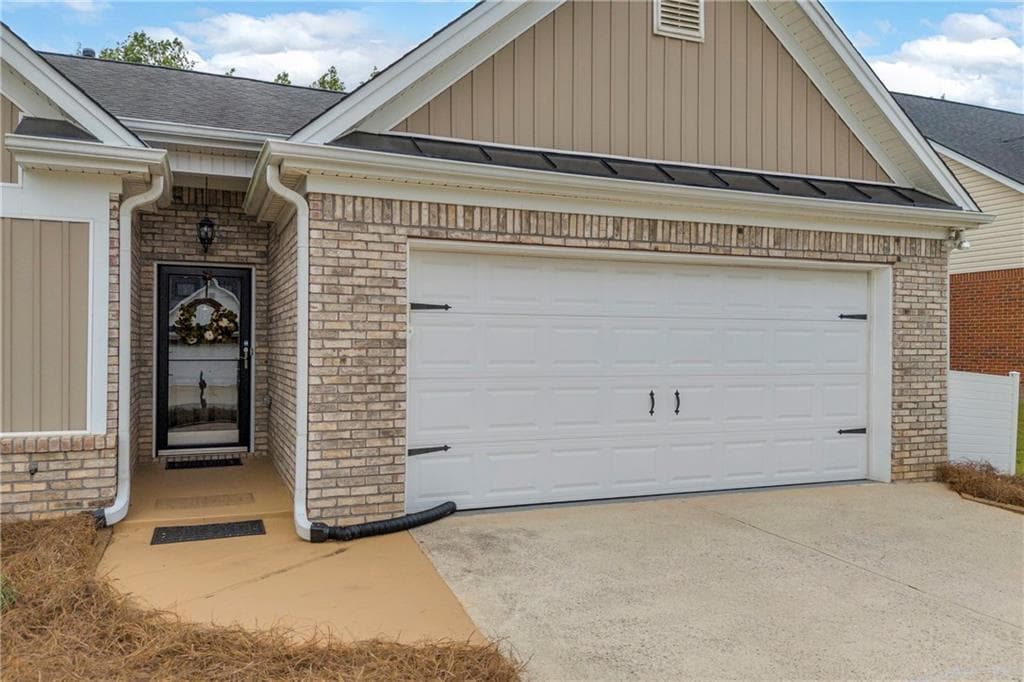 3 bedroom, 2 bathroom, 1,788 sq ft single family residence for sale at 316 Lakeview Bend Circle, Jefferson, GA 30549 — photo 9