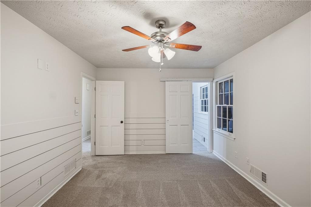 3 bedroom, 2 bathroom, 1,794 sq ft single family residence for sale at 4222 King James Court, Snellville, GA 30039 — photo 4