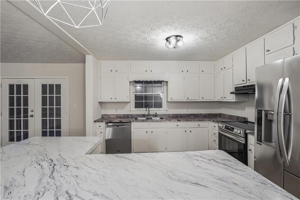 3 bedroom, 2 bathroom, 1,794 sq ft single family residence for sale at 4222 King James Court, Snellville, GA 30039 — photo 7