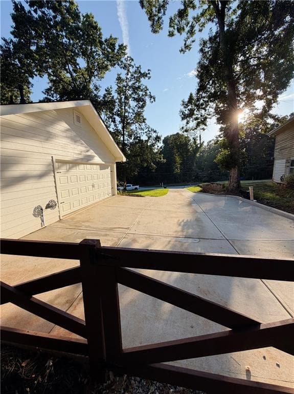 3 bedroom, 2 bathroom, 1,500 sq ft single family residence for sale at 1738 Sandy Court, Snellville, GA 30078 — photo 5