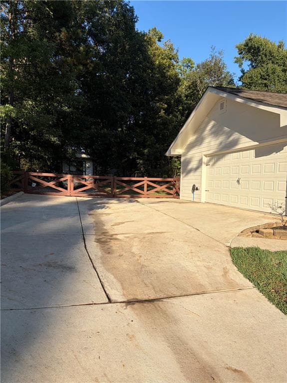 3 bedroom, 2 bathroom, 1,500 sq ft single family residence for sale at 1738 Sandy Court, Snellville, GA 30078 — photo 6