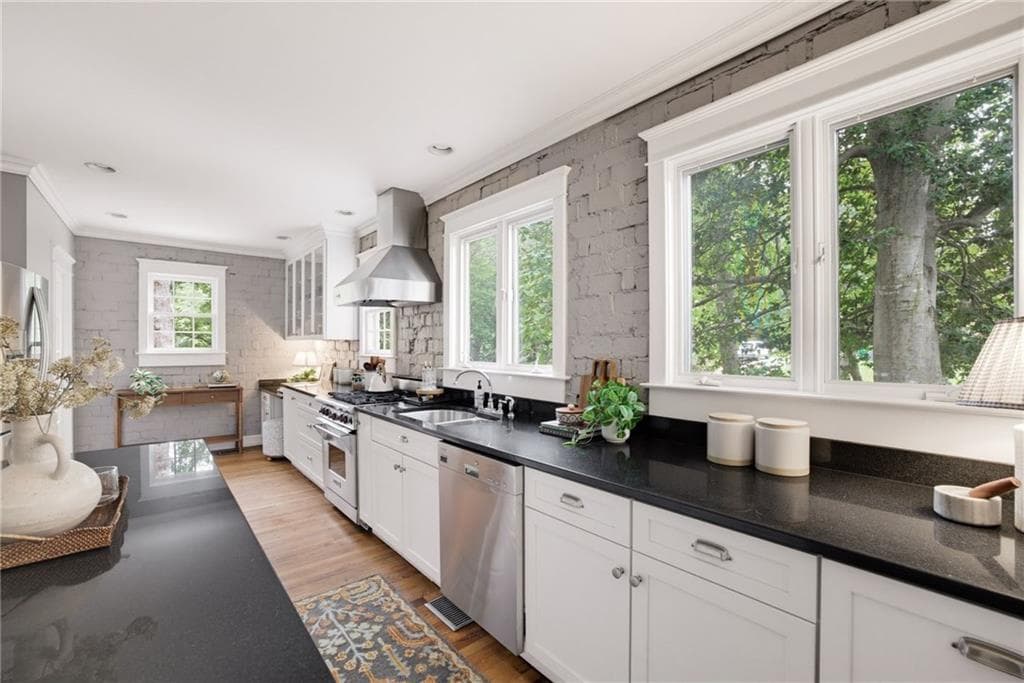 3 bedroom, 2 bathroom, 1,862 sq ft single family residence under contract at 1336 Scott Boulevard, Decatur, GA 30030 — photo 8