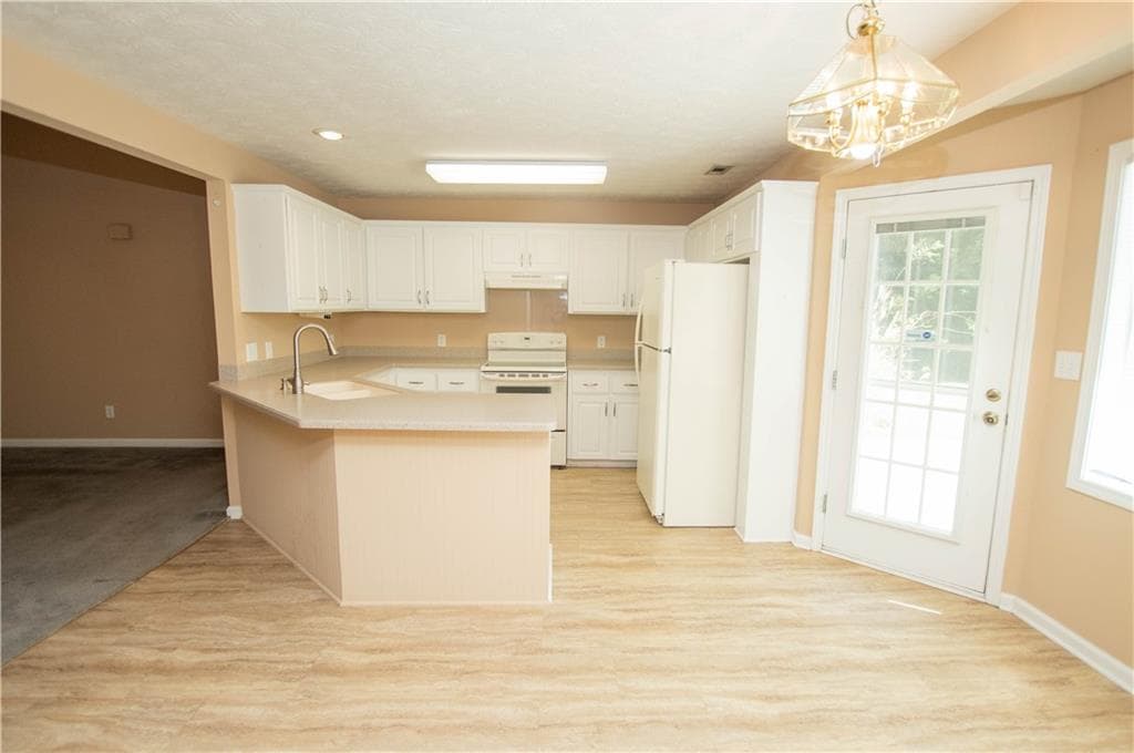 3 bedroom, 2 bathroom, 1,355 sq ft single family residence for sale at 487 Spring Street, Social Circle, GA 30025 — photo 9
