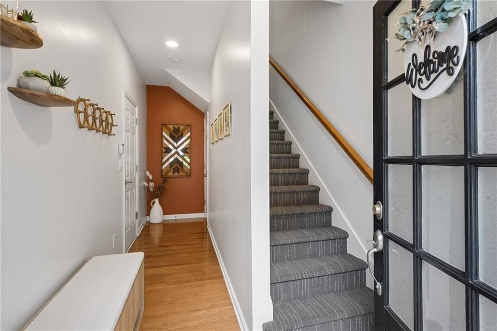 2 bedroom, 3 bathroom, 2,124 sq ft townhouse for sale at 3201 Waters Edge Trail, Roswell, GA 30075 — photo 3