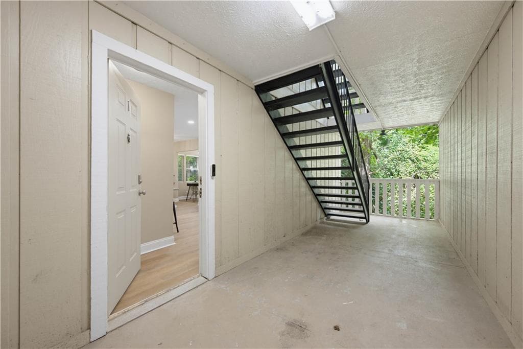 1 bedroom, 1 bathroom, 748 sq ft condominium for sale at 5159 Roswell Road 59-1, Sandy Springs, GA 30342 — photo 3