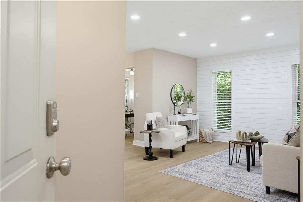 1 bedroom, 1 bathroom, 748 sq ft condominium for sale at 5159 Roswell Road 59-1, Sandy Springs, GA 30342 — photo 4