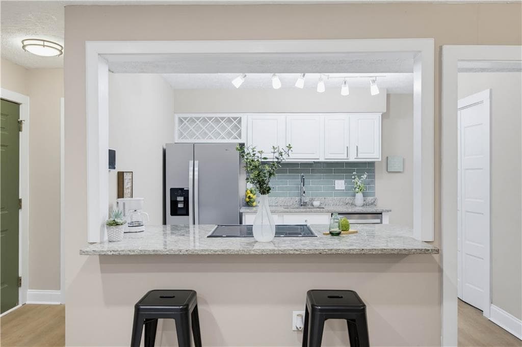 1 bedroom, 1 bathroom, 748 sq ft condominium for sale at 5159 Roswell Road 59-1, Sandy Springs, GA 30342 — photo 8