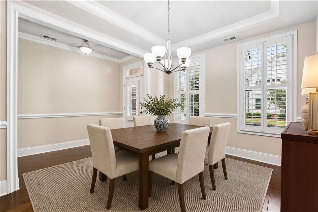 4 bedroom, 4 bathroom, 3,828 sq ft single family residence under contract at 7695 Highland Bluff, Sandy Springs, GA 30328 — photo 3