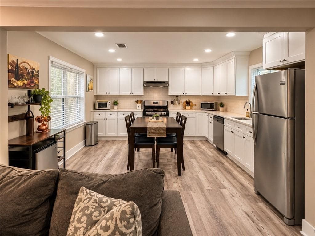 3 bedroom, 2 bathroom, 1,317 sq ft single family residence for sale at 3613 Ale Circle, East Point, GA 30344 — photo 3