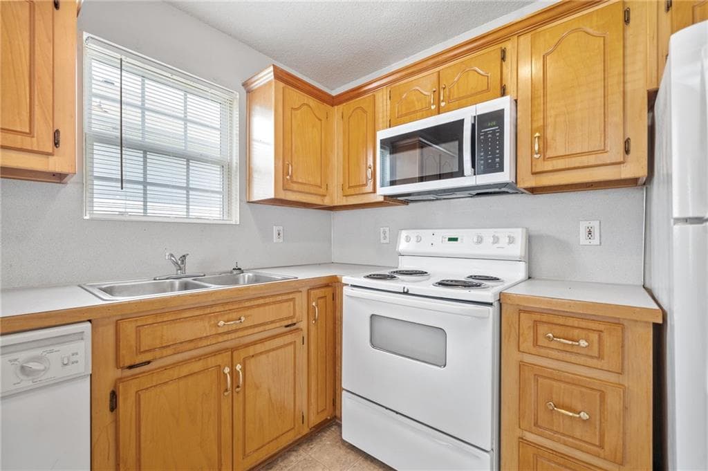 2 bedroom, 2 bathroom quadruplex for rent at 86 Hanna Drive A, Jasper, GA 30175 for $1,150 a month — photo 2