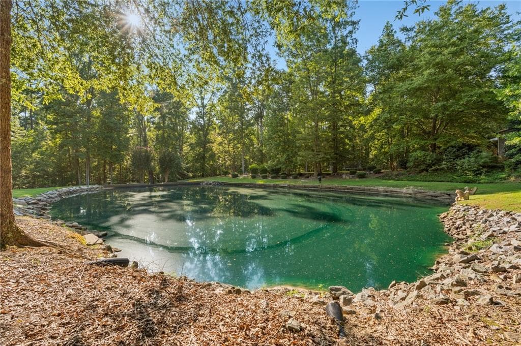 4 bedroom, 5 bathroom, 5,356 sq ft single family residence for sale at 7180 Westray Road, Cumming, GA 30028 — photo 4