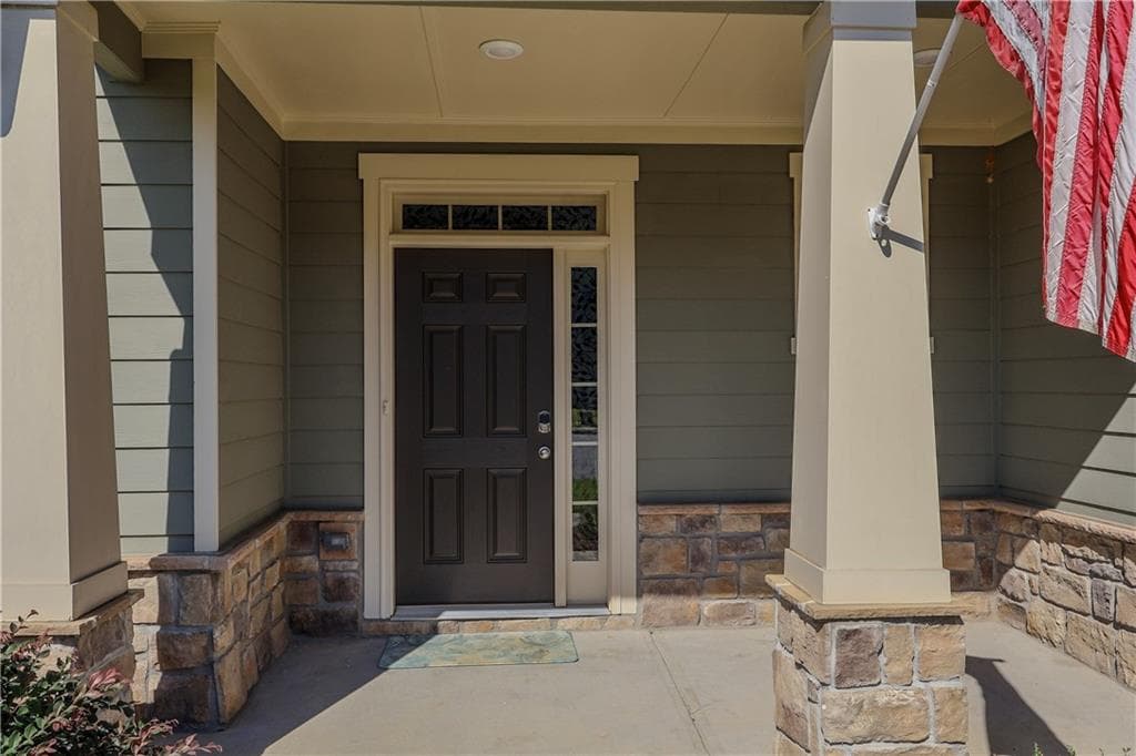 5 bedroom, 3 bathroom, 2,837 sq ft single family residence for sale at 430 Dragonfly Way, Winder, GA 30680 — photo 3