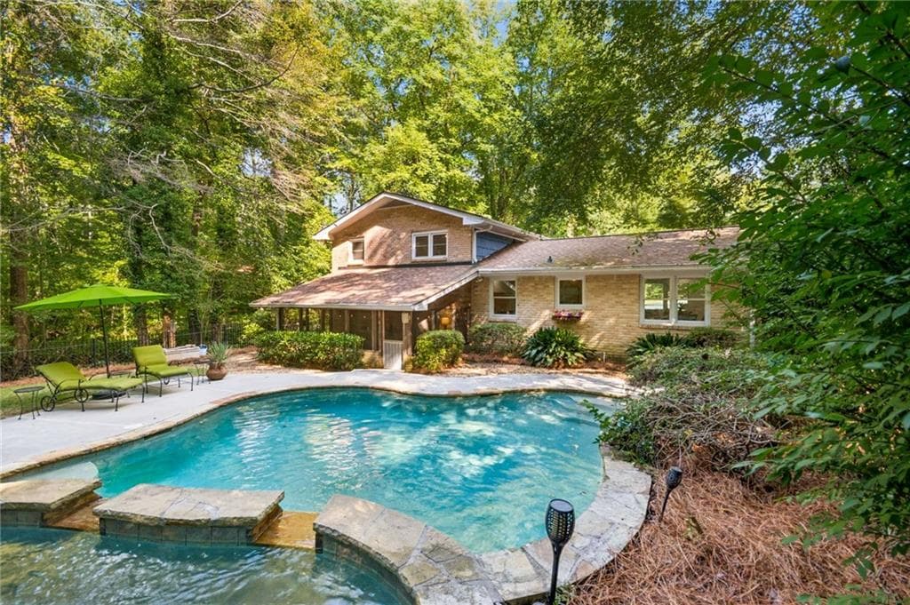 4 bedroom, 3 bathroom, 2,162 sq ft single family residence for sale at 2753 Henderson Court, Tucker, GA 30084 — photo 4