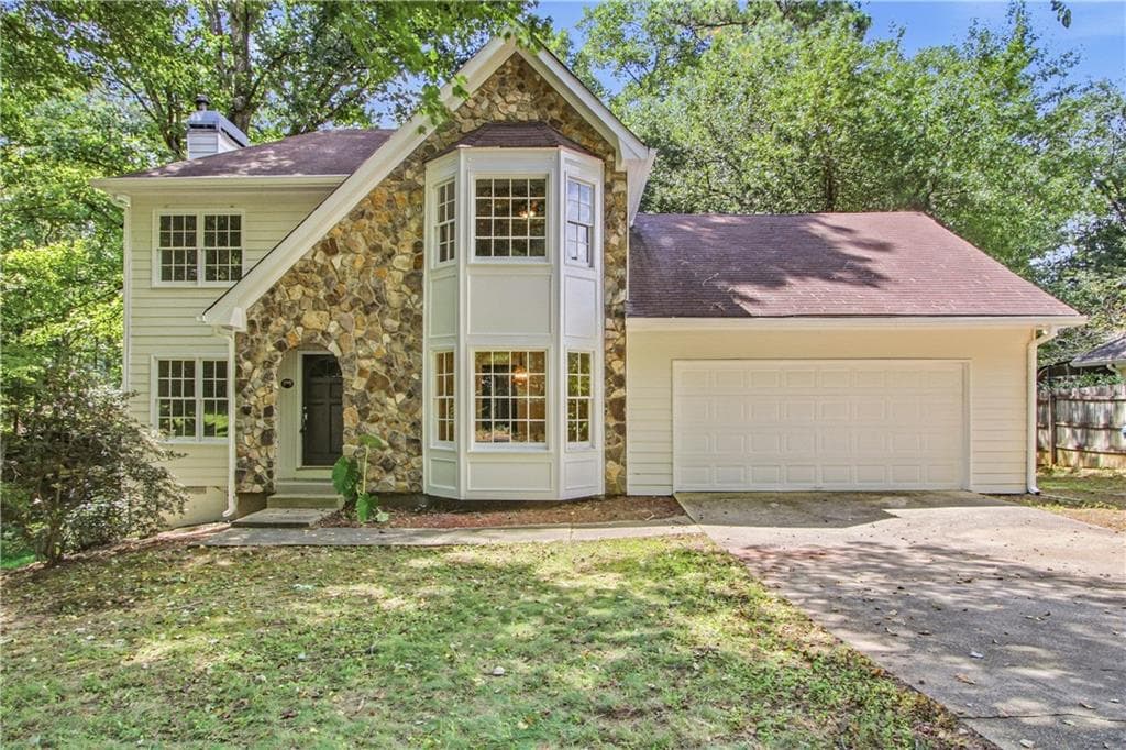 3 bedroom, 3 bathroom, 1,796 sq ft single family residence under contract at 1039 Plantation Boulevard, Conyers, GA 30094