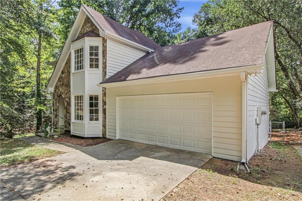 3 bedroom, 3 bathroom, 1,796 sq ft single family residence under contract at 1039 Plantation Boulevard, Conyers, GA 30094 — photo 2