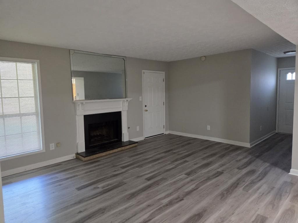 2 bedroom, 2 bathroom, 1,238 sq ft condominium for sale at 9412 Cypress Lane, Jonesboro, GA 30238 — photo 2