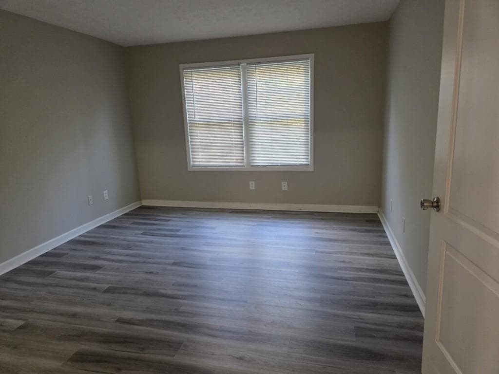 2 bedroom, 2 bathroom, 1,238 sq ft condominium for sale at 9412 Cypress Lane, Jonesboro, GA 30238 — photo 5