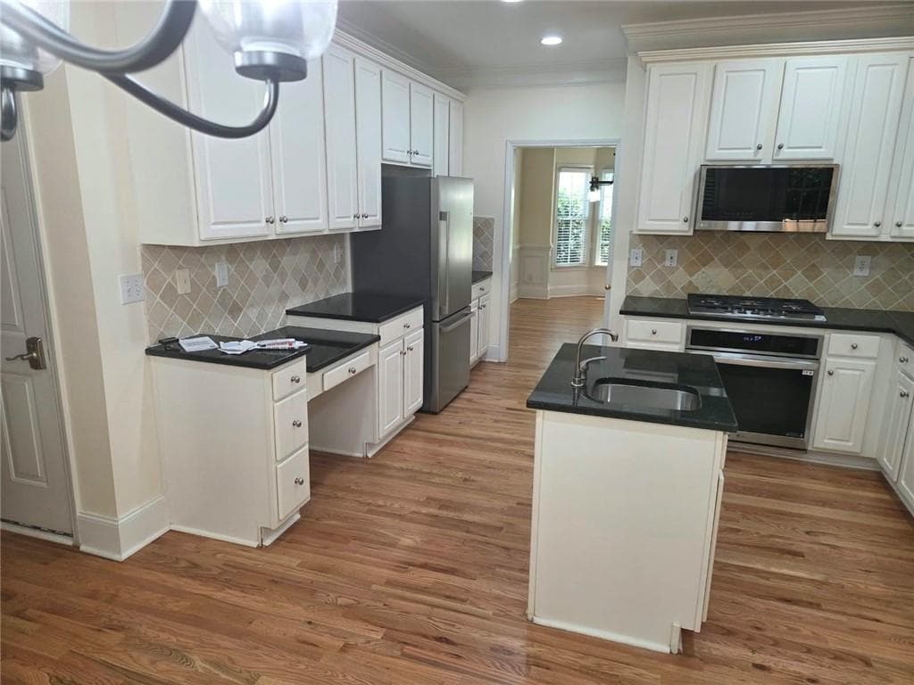 5 bedroom, 5 bathroom, 3,636 sq ft single family residence for rent at 1181 Crofton Landing, Suwanee, GA 30024 for $3,999 a month — photo 3