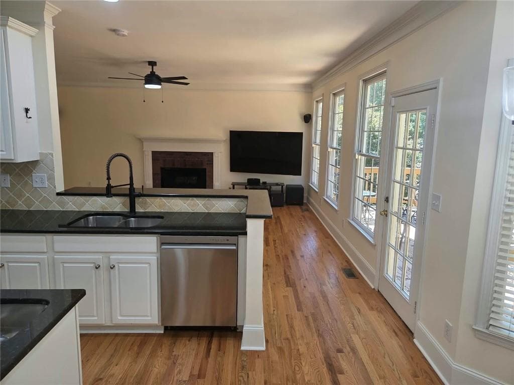 5 bedroom, 5 bathroom, 3,636 sq ft single family residence for rent at 1181 Crofton Landing, Suwanee, GA 30024 for $3,999 a month — photo 4