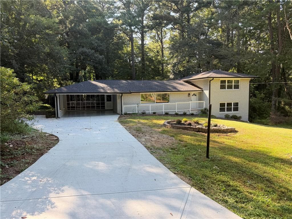 4 bedroom, 2 bathroom, 2,642 sq ft single family residence for sale at 2605 Irene Drive, Marietta, GA 30066 — photo 2