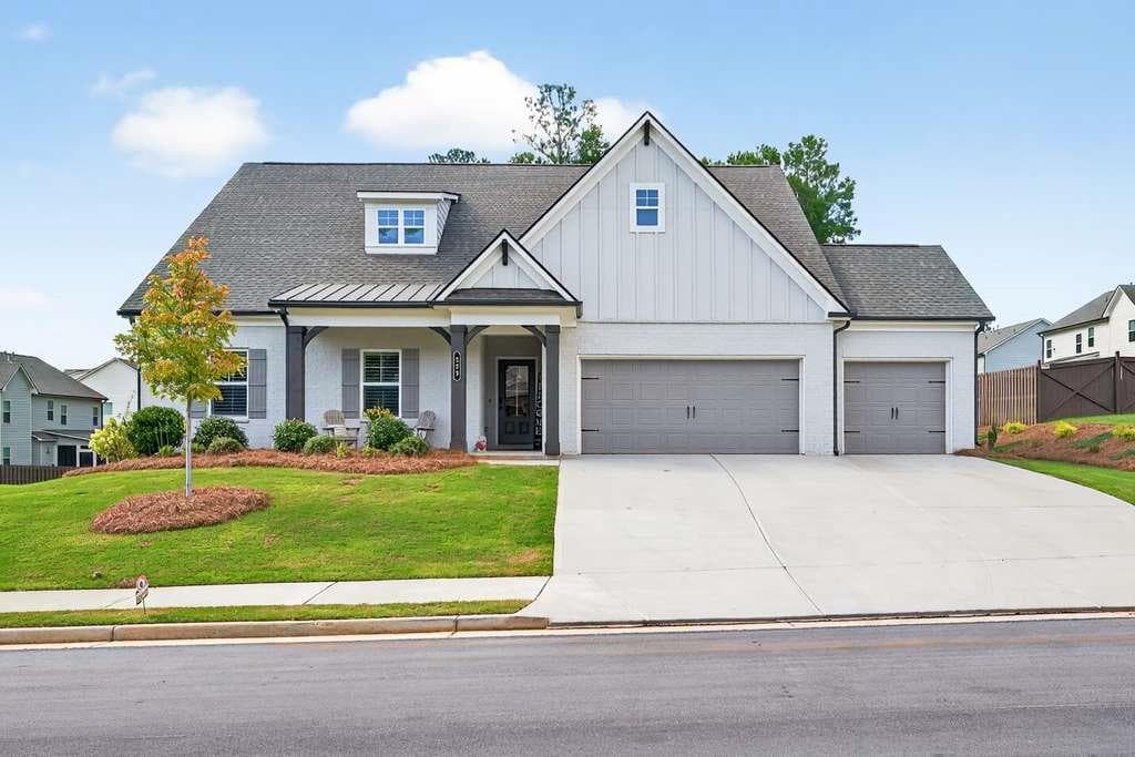 4 bedroom, 3 bathroom, 2,524 sq ft single family residence for sale at 229 Brant Circle, Jefferson, GA 30549 — photo 2