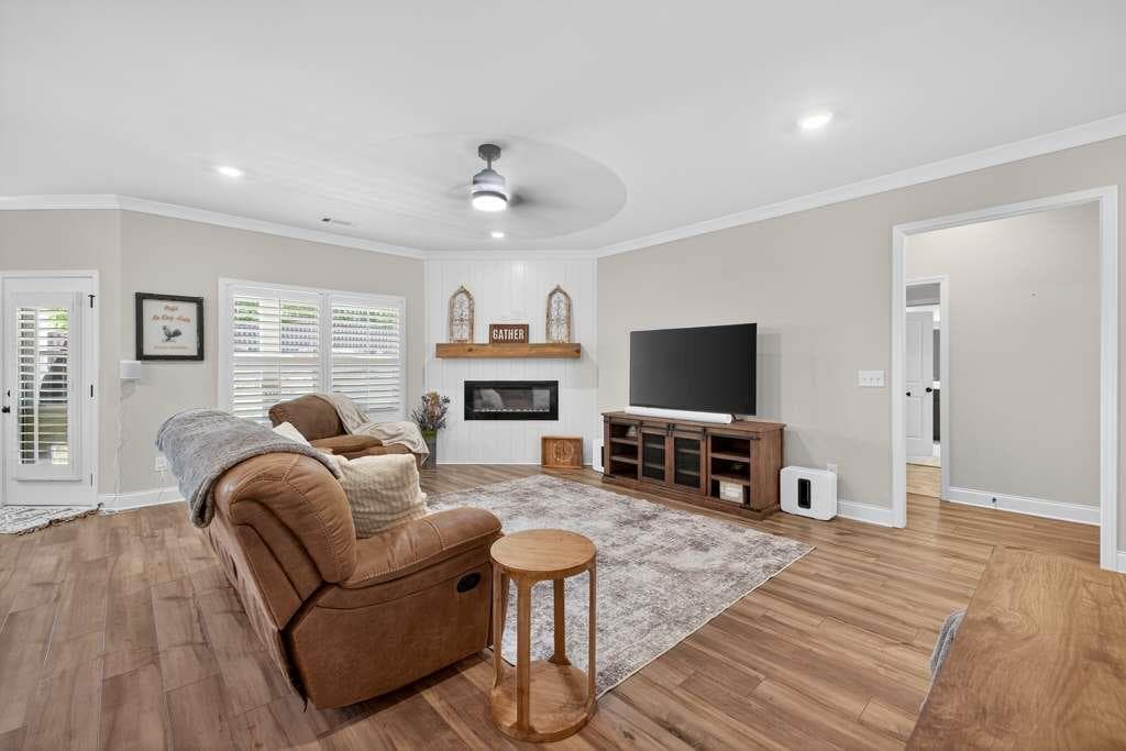 4 bedroom, 3 bathroom, 2,524 sq ft single family residence for sale at 229 Brant Circle, Jefferson, GA 30549 — photo 6