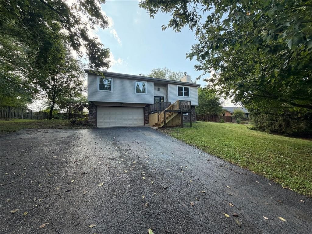 3 bedroom, 2 bathroom, 1,560 sq ft single family residence for sale at 5721 Blackberry Row, Ellenwood, GA 30294