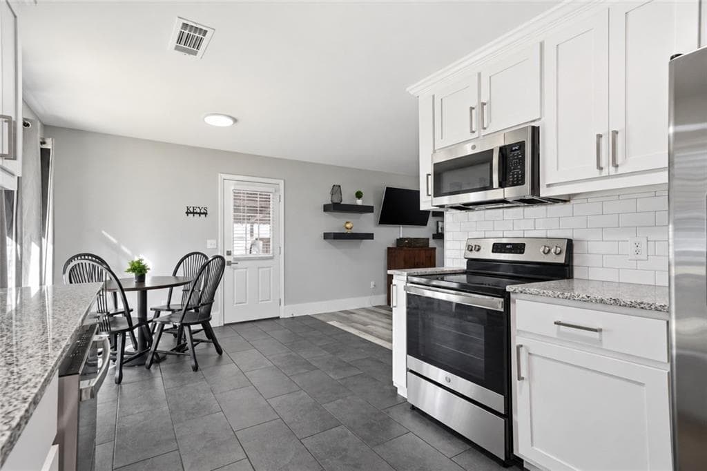 3 bedroom, 2 bathroom, 1,008 sq ft single family residence for sale at 516 Landers Street, Monroe, GA 30655 — photo 8
