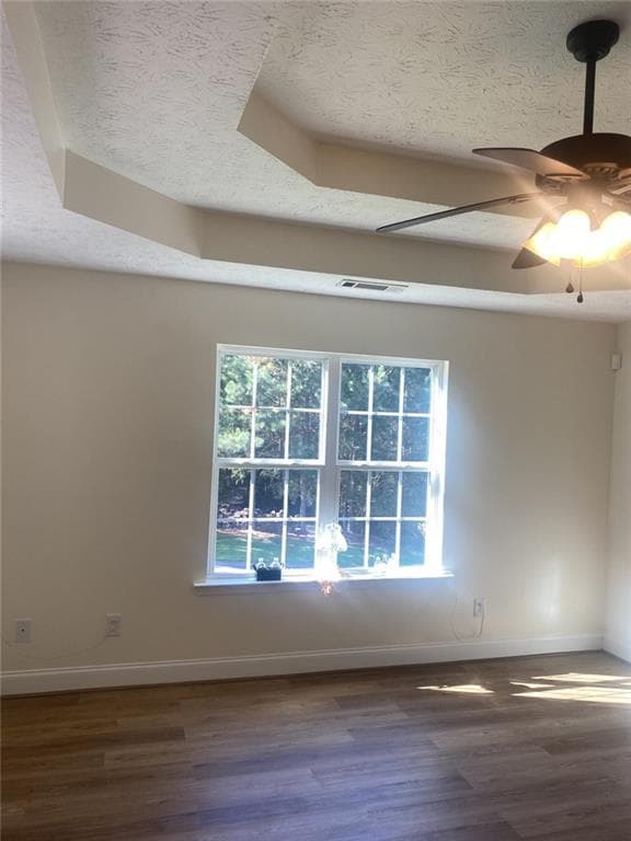 4 bedroom, 3 bathroom, 1,971 sq ft single family residence for sale at 5482 Latham Manor Drive, Gainesville, GA 30506 — photo 5