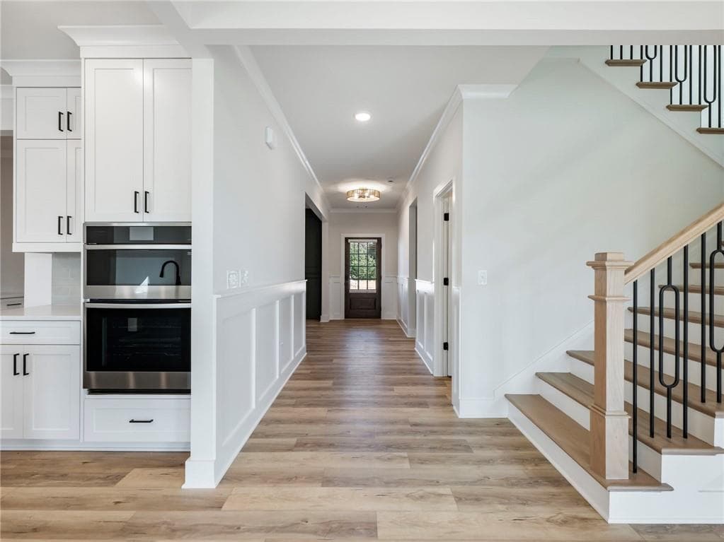 5 bedroom, 4 bathroom, 3,243 sq ft single family residence for sale at 4260 Hosch Reserve Drive, Buford, GA 30519 — photo 8