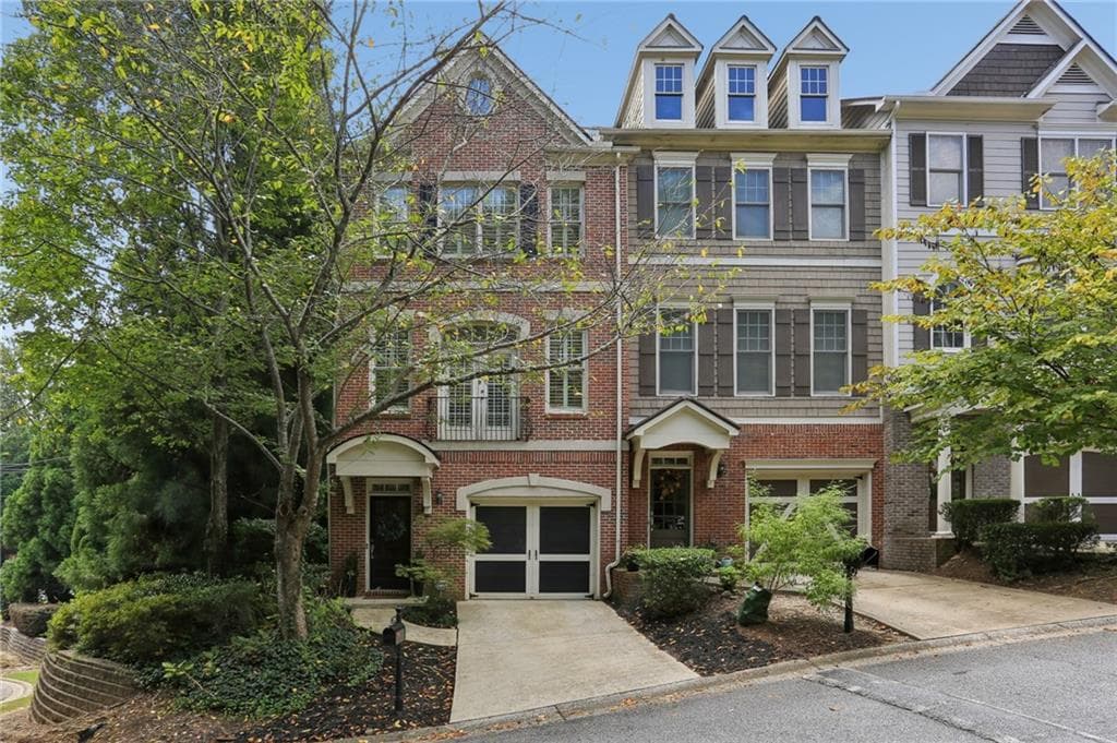 3 bedroom, 4 bathroom, 2,320 sq ft townhouse under contract at 5294 Kershaw Ct SE 1, Atlanta, GA 30339