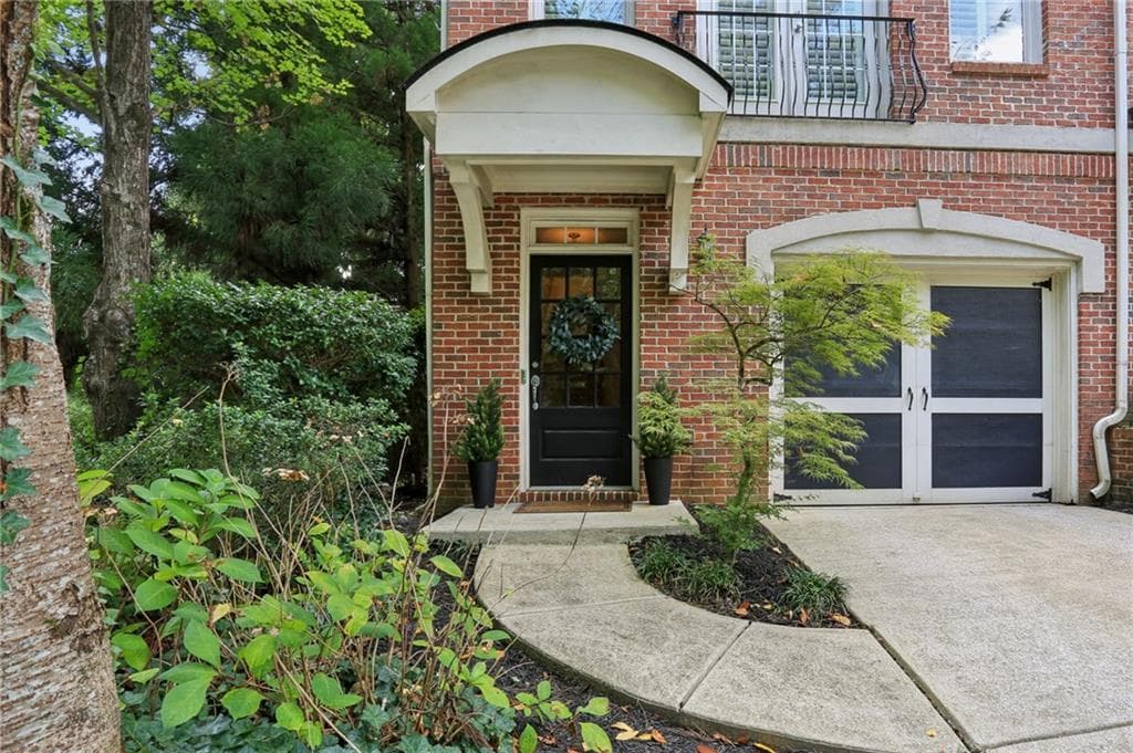 3 bedroom, 4 bathroom, 2,320 sq ft townhouse under contract at 5294 Kershaw Ct SE 1, Atlanta, GA 30339 — photo 2