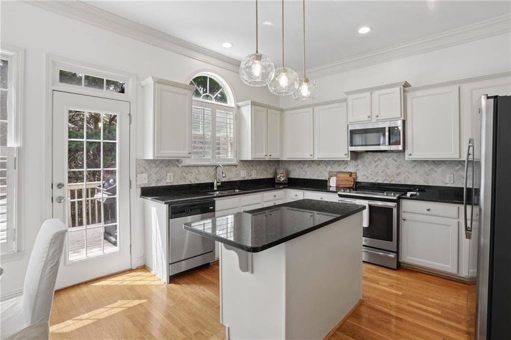 3 bedroom, 4 bathroom, 2,320 sq ft townhouse under contract at 5294 Kershaw Ct SE 1, Atlanta, GA 30339 — photo 7