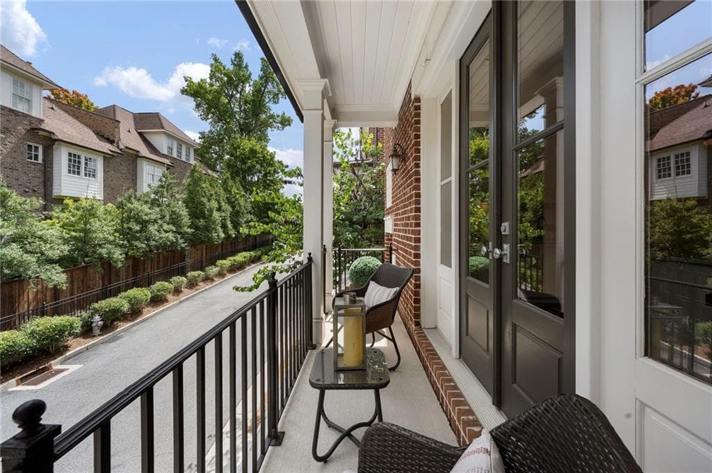 3 bedroom, 4 bathroom, 2,500 sq ft townhouse for sale at 3718 Paige Way, Atlanta, GA 30319 — photo 7