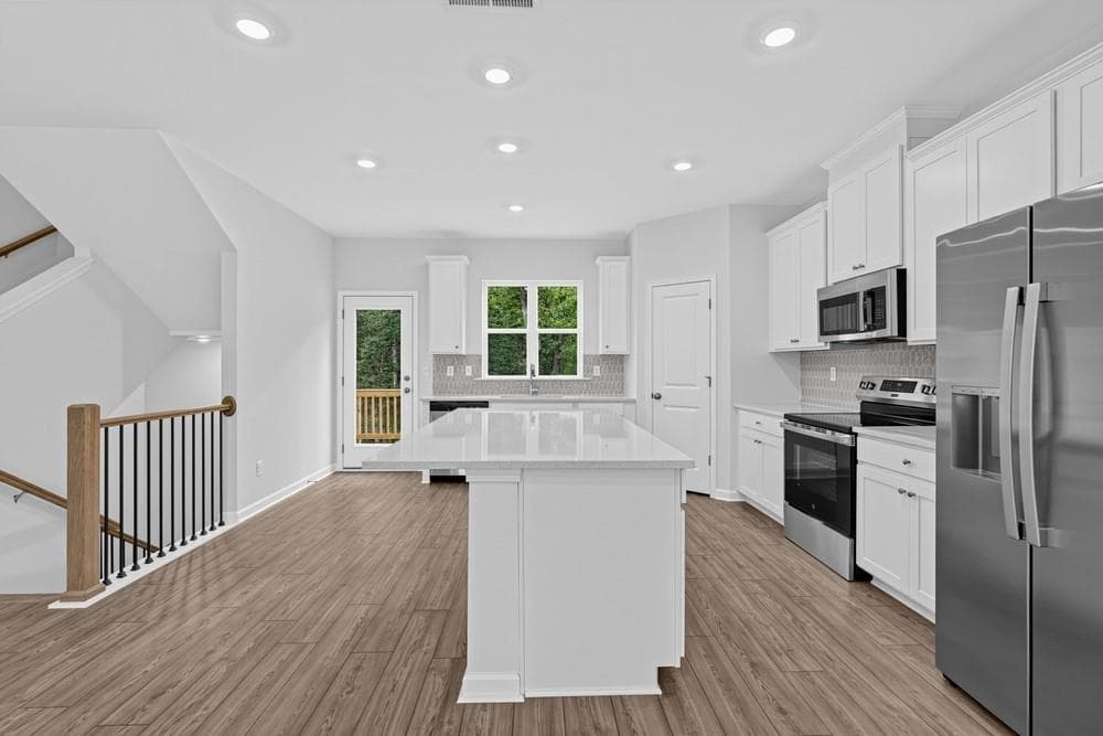 3 bedroom, 4 bathroom, 1,967 sq ft townhouse for sale at 5760 Schelton Place, Mableton, GA 30126 — photo 2
