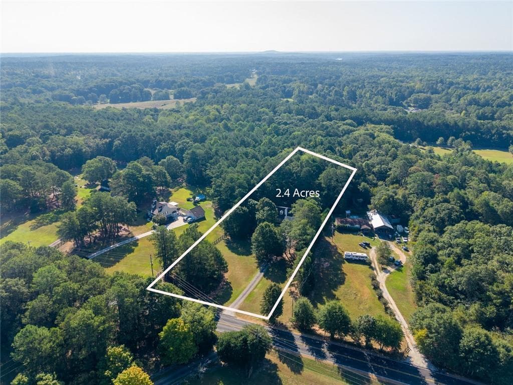 3 bedroom, 3 bathroom, 2,075 sq ft single family residence for sale at 2920 Youth Monroe Road, Loganville, GA 30052 — photo 4