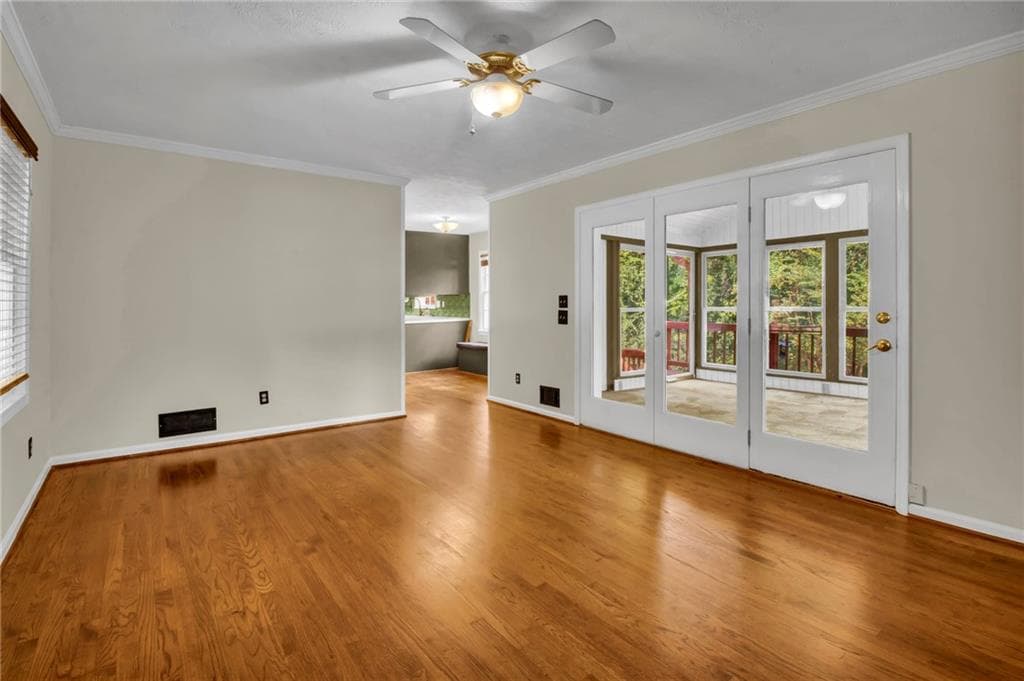 5 bedroom, 4 bathroom, 3,397 sq ft single family residence for sale at 2594 W Fontainebleau Court, Atlanta, GA 30360 — photo 3