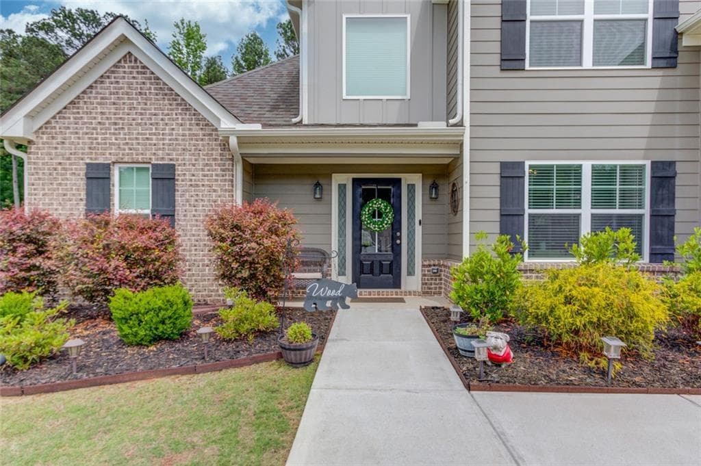 4 bedroom, 3 bathroom, 2,327 sq ft single family residence for sale at 242 Lokeys Circle, Bethlehem, GA 30620 — photo 4
