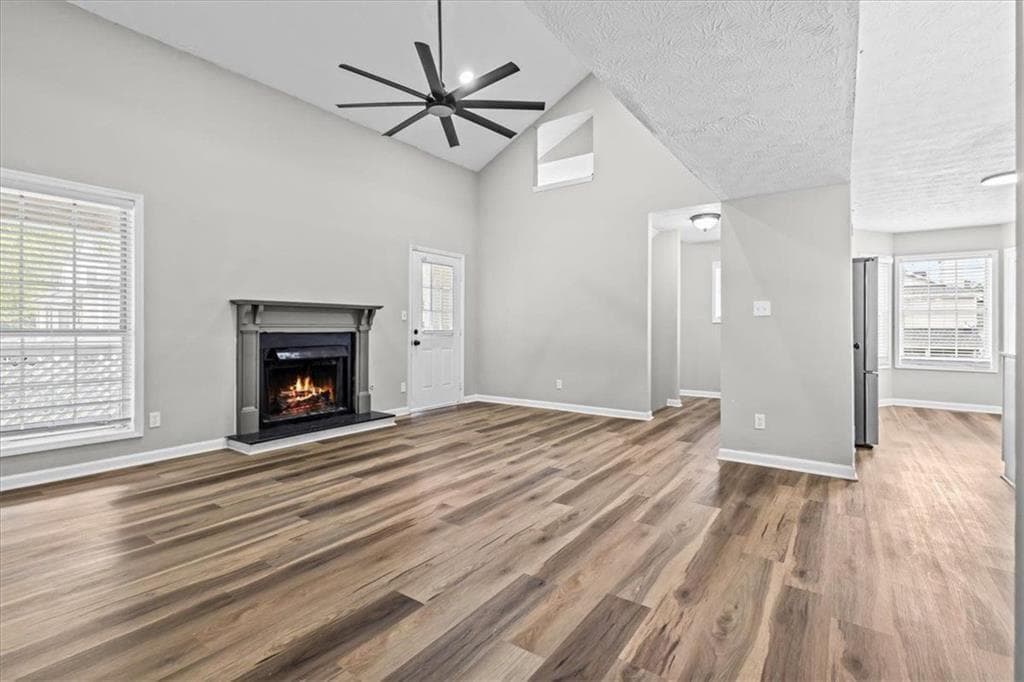 3 bedroom, 2 bathroom, 1,597 sq ft condominium for sale at 9462 Cypress Lane, Jonesboro, GA 30238 — photo 4