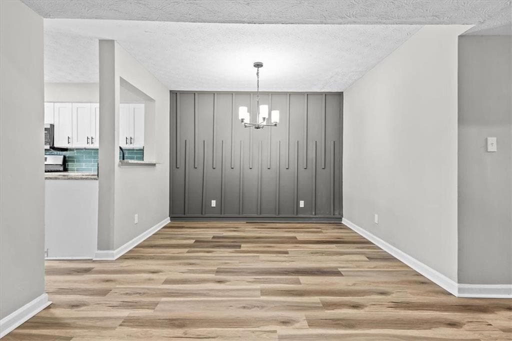 3 bedroom, 2 bathroom, 1,597 sq ft condominium for sale at 9462 Cypress Lane, Jonesboro, GA 30238 — photo 5
