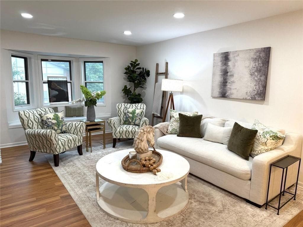 3 bedroom, 2 bathroom, 1,469 sq ft condominium for sale at 6851 Roswell Road N-20, Sandy Springs, GA 30328 — photo 4