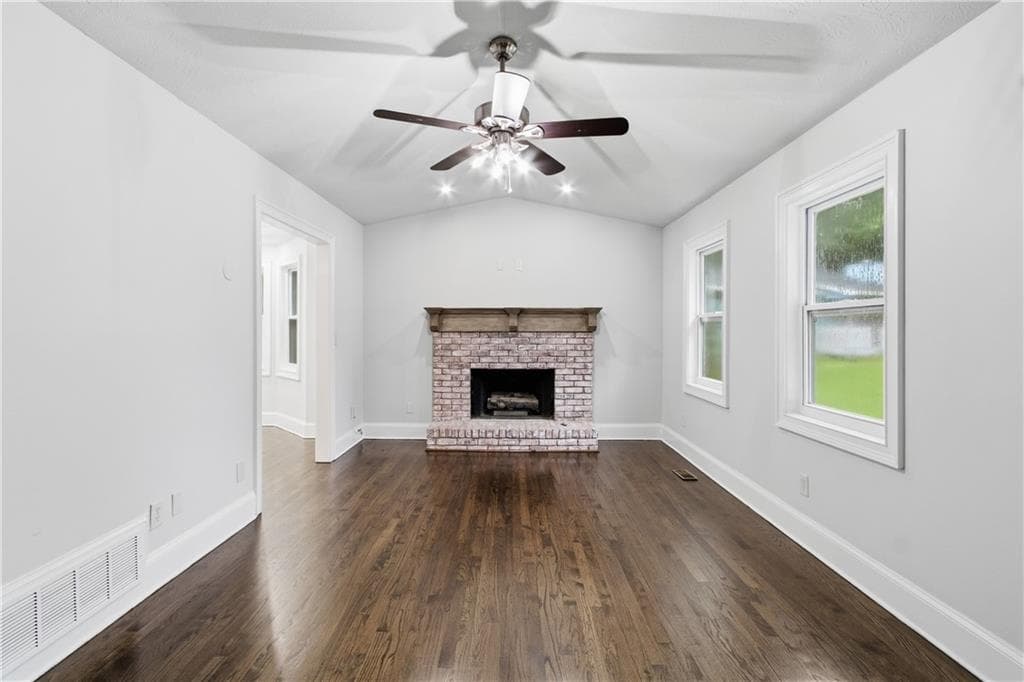 3 bedroom, 2 bathroom, 1,152 sq ft single family residence for sale at 3240 Valley View Street, Powder Springs, GA 30127 — photo 3