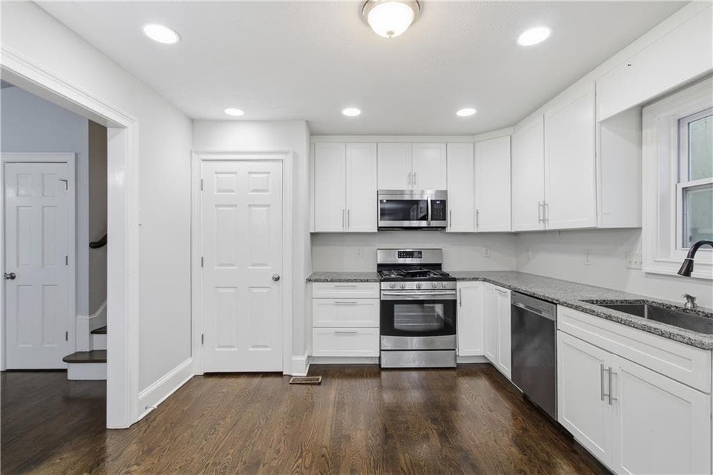 3 bedroom, 2 bathroom, 1,152 sq ft single family residence for sale at 3240 Valley View Street, Powder Springs, GA 30127 — photo 10